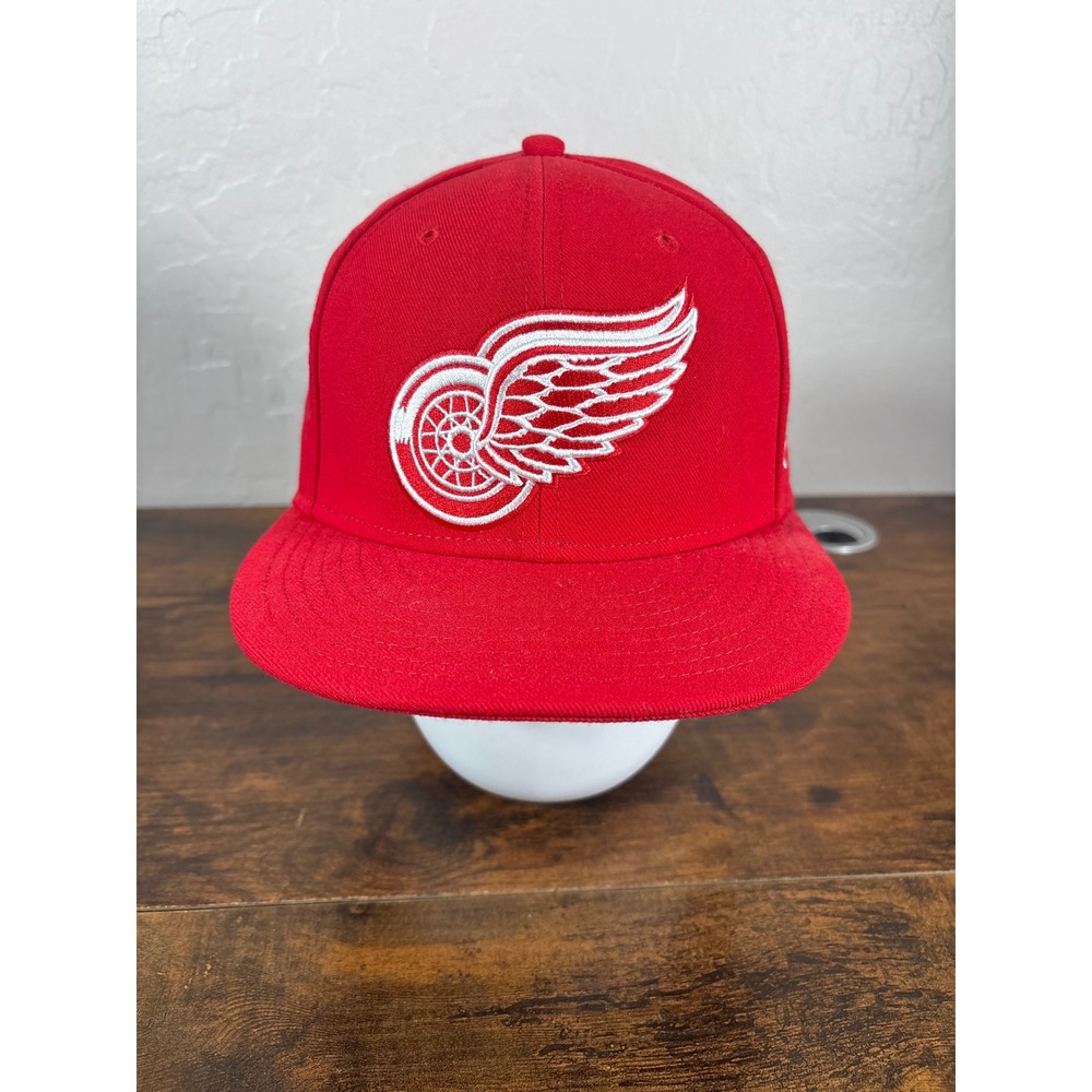 Detroit Red Wings Fanatics NHL Fitted Hat Red Size 7 5/8 Flat Brim Cap